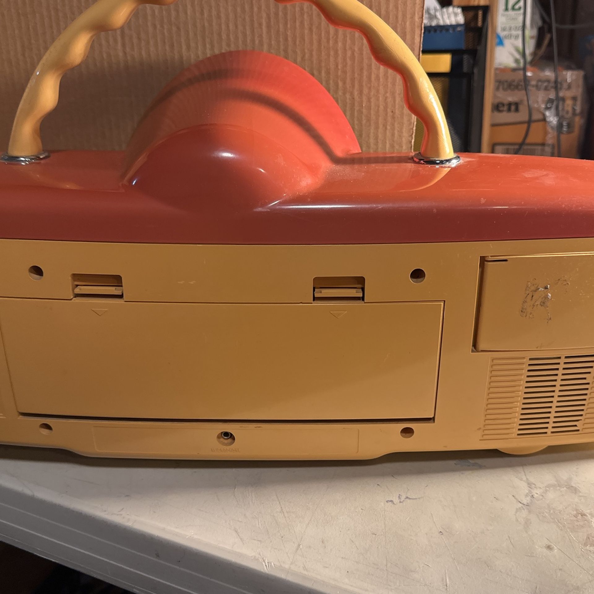 VINTAGE CICENA OVERDRIVE PORTABLE AM/FM RADIO CASSETTE PLAYER 