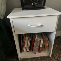 Set of 2 White Nightstands / Bedside Tables with Drawers