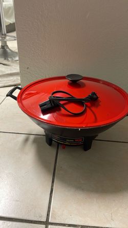 a vintage West Bend 6 Quart Electric Wok (Model 79525), good condition