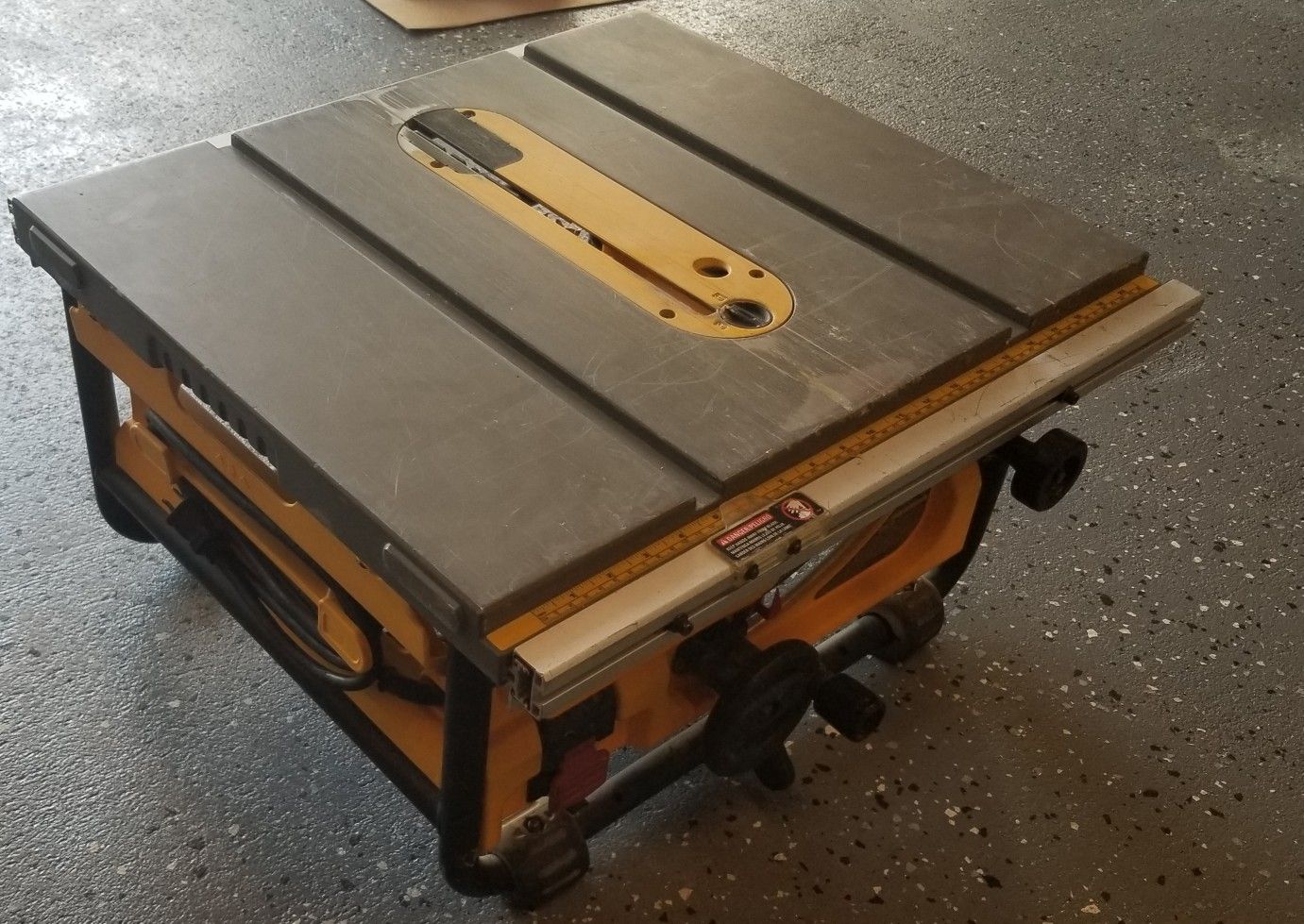 Dewalt Table Saw DW745