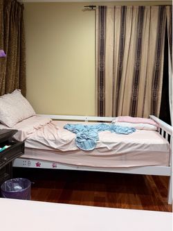Twin bed + Matress