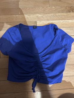 SHEIN. Royal Blue cropped V-Neck Shirt 