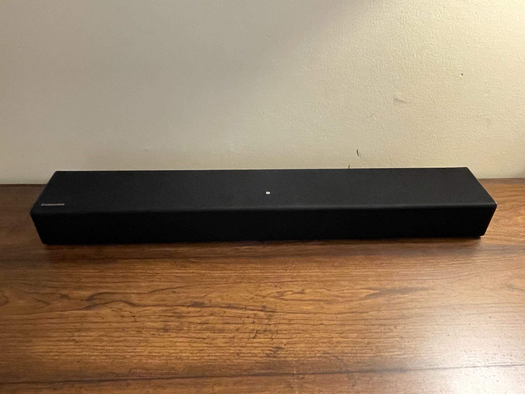 Samsung HW-T400 Soundbar with Dolby Audio