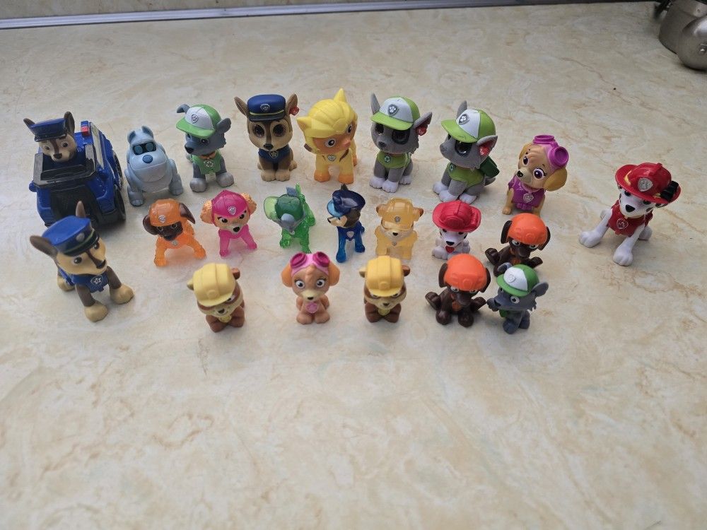 Paw Patrol Figures Mixed Lot of 22