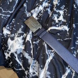 Navy blue burberry belt