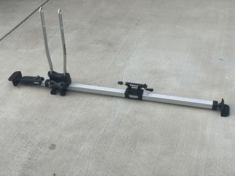 Thule 822 Telescoping Pick Up Bed Adjustable Truck Bed Bike Rack with Locking Mechanism