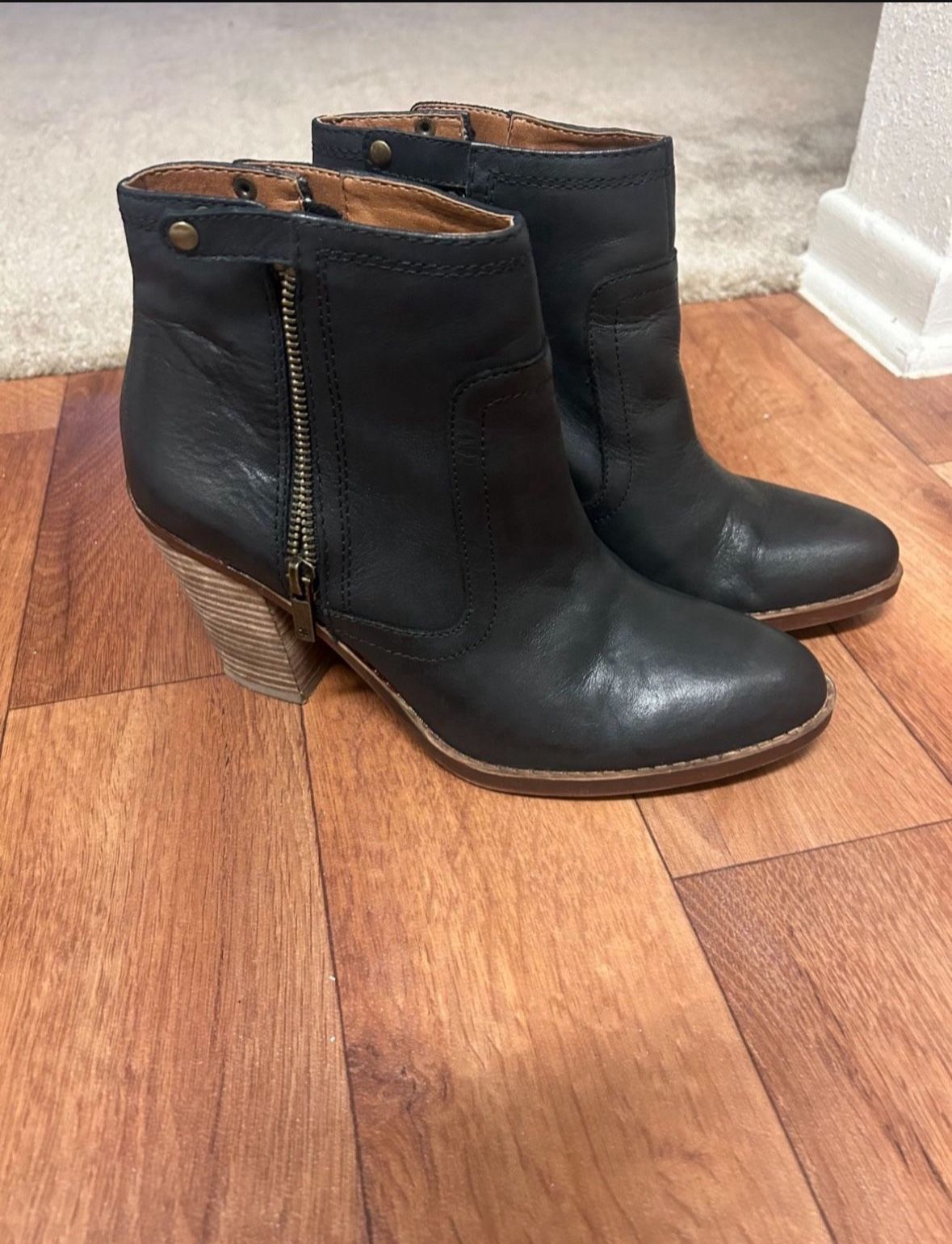 Women Boots, Lucky Brand, Size 8,5M.