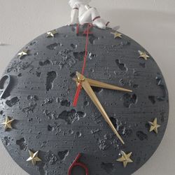 Brand New Silent Astronaut Clock