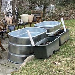 100 Gal Stock Tanks, Brand New 