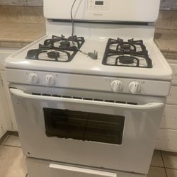 Frigidaire Stove