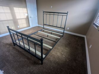 Queen- lightly distressed metal bed frame