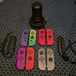4 Sets Of Authentic Joycons With Charging Station