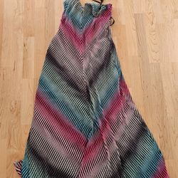 Vintage HARTLY Dress – Unique Textured Design
Size Small