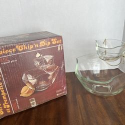 Vintage Indiana Glass Chip & Dip Set