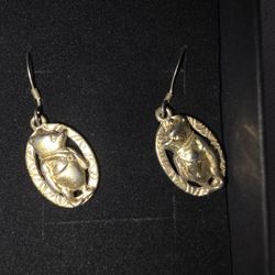 WALT DISNEY GOLD OVER STERLING SILVER CLASSIC WIINNIE THE POOH EARRINGS VAN DELL