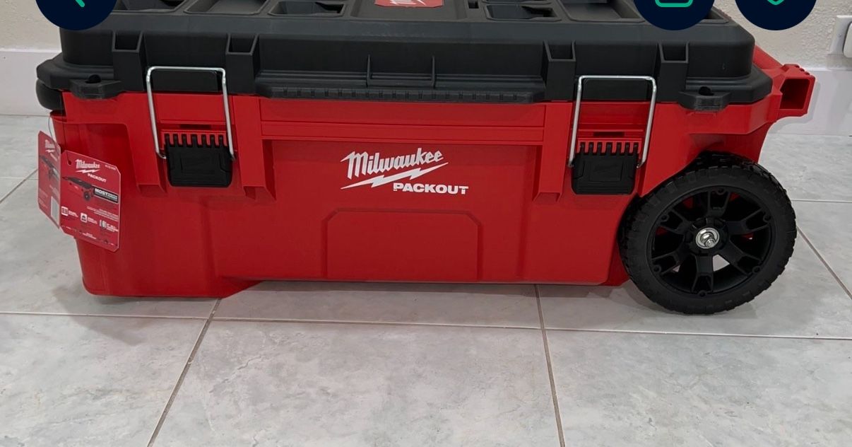 Milwaukee Pack out Chest