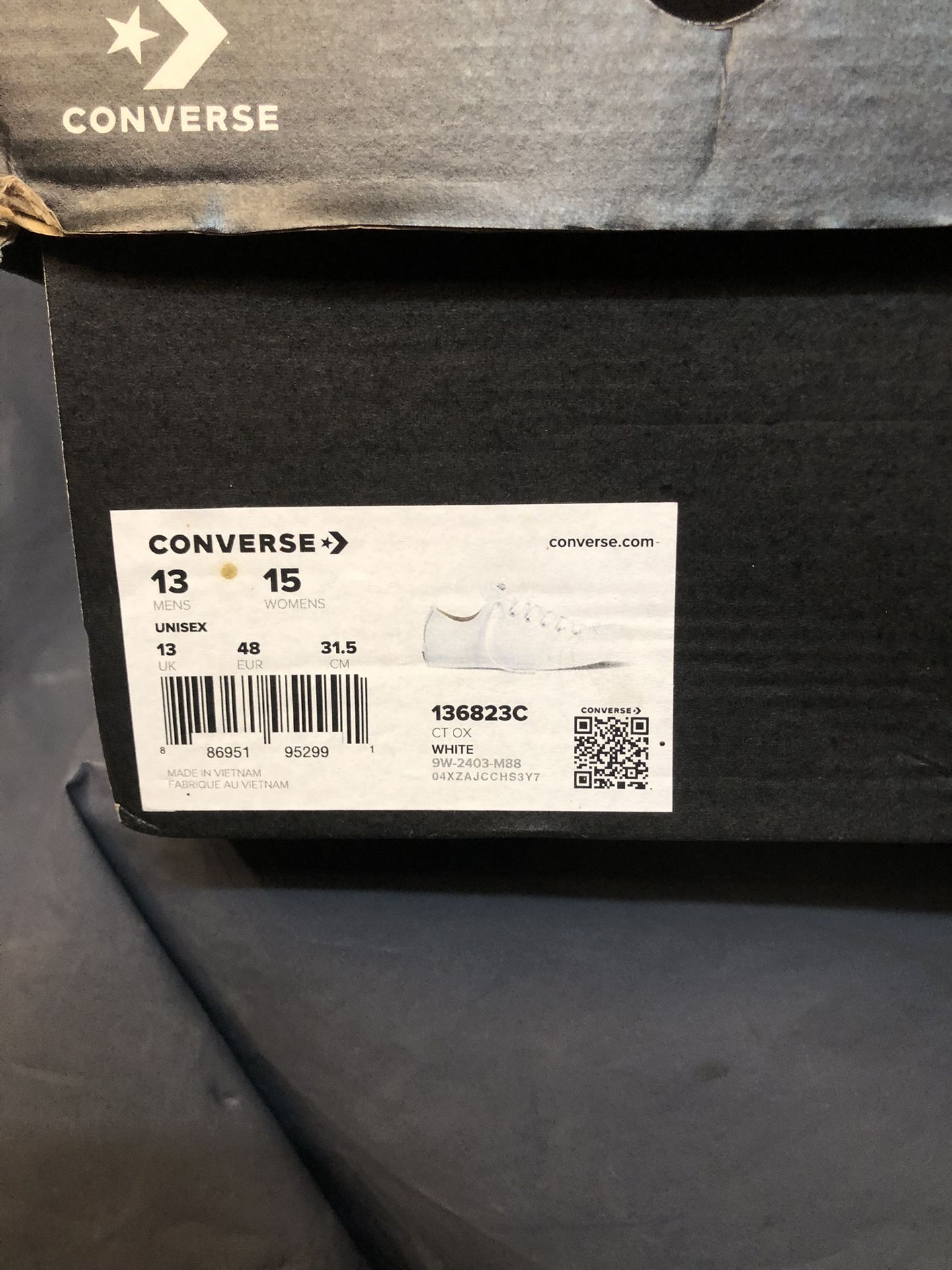 CONVERSE WHITE CHUCK TAYLORS