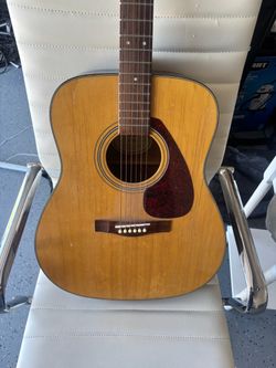 Yamaha guitar