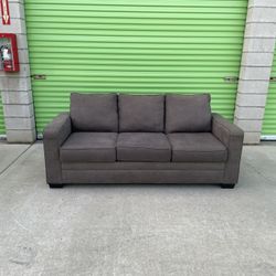 *Free Delivery* Gray Couch Sofa 3 Seater 