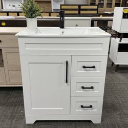 ✨Brand New✨30'' Free Standing Single Bathroom（Vanity + Sink + Faucet）All 3 drawers are soft close. Size：34'' H X 30'' W X 18'' D  💰288$
