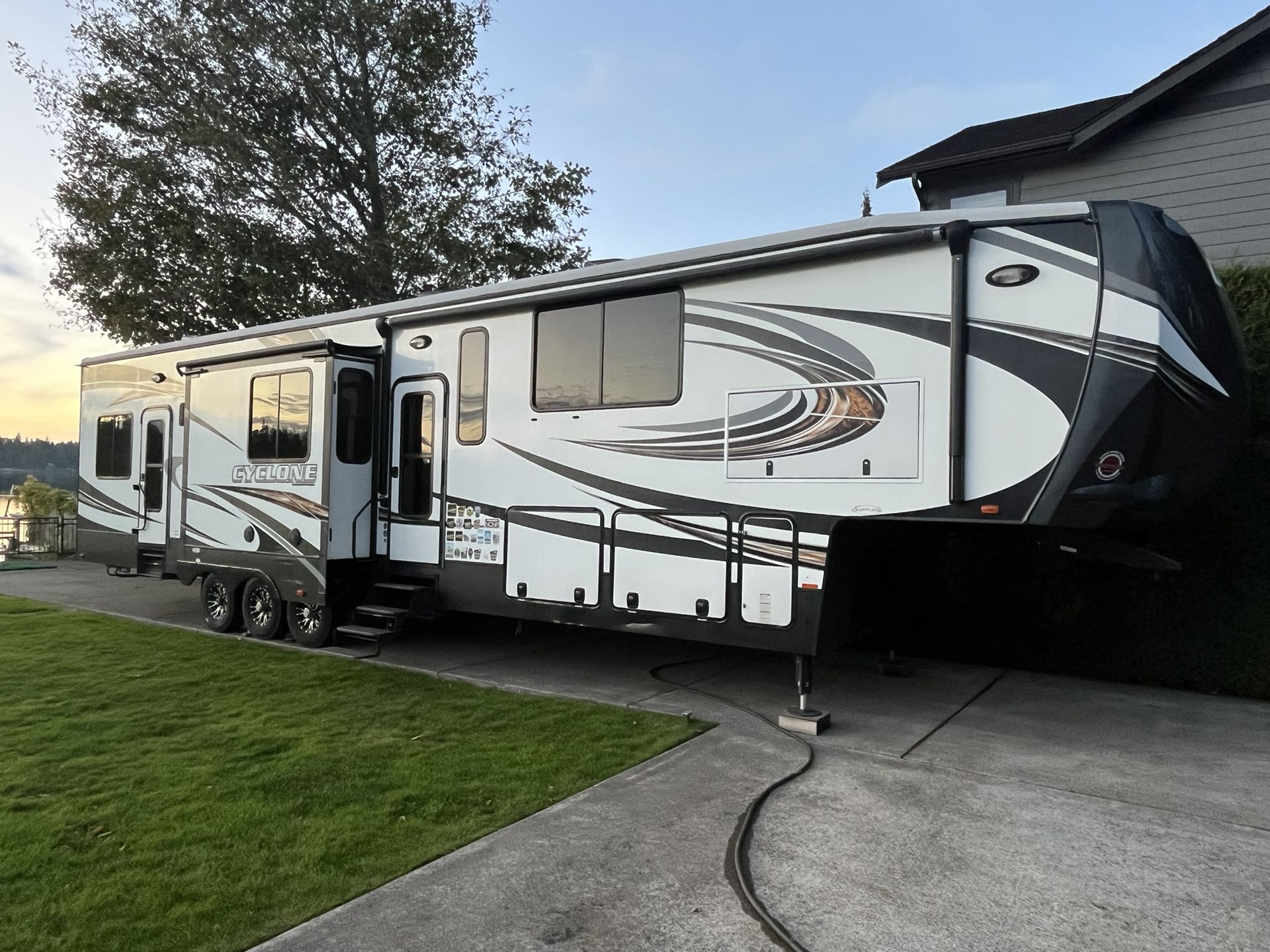 2016 Heartland Cyclone 4150