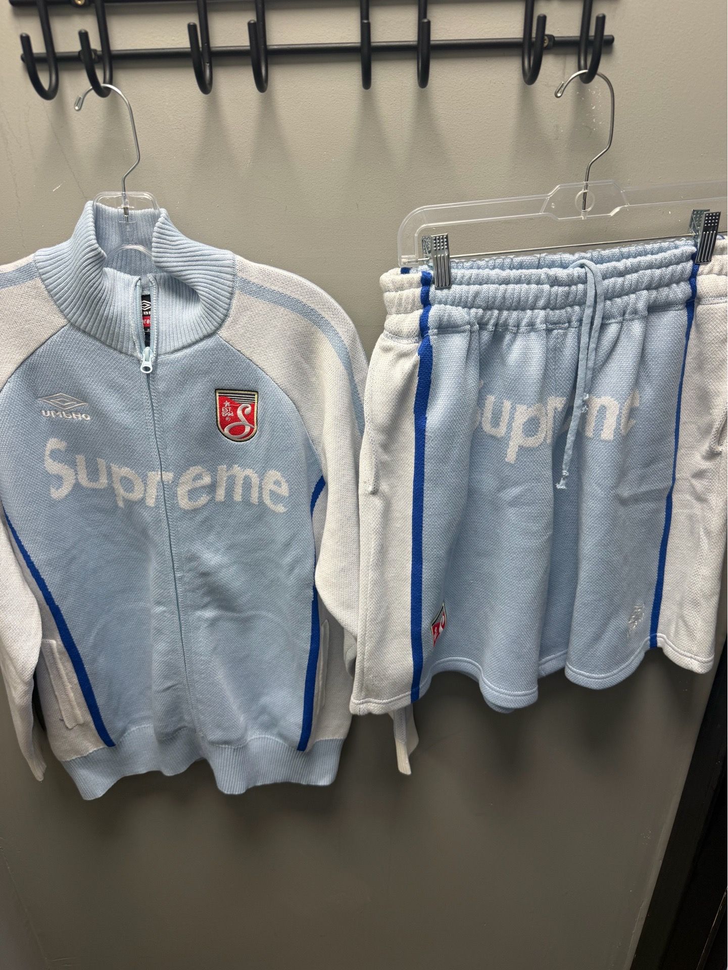 Supreme set