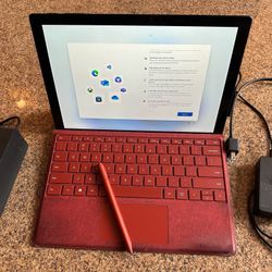 Microsoft Surface Pro 7 with pen, keyboard, Mouse, charger and surface dock