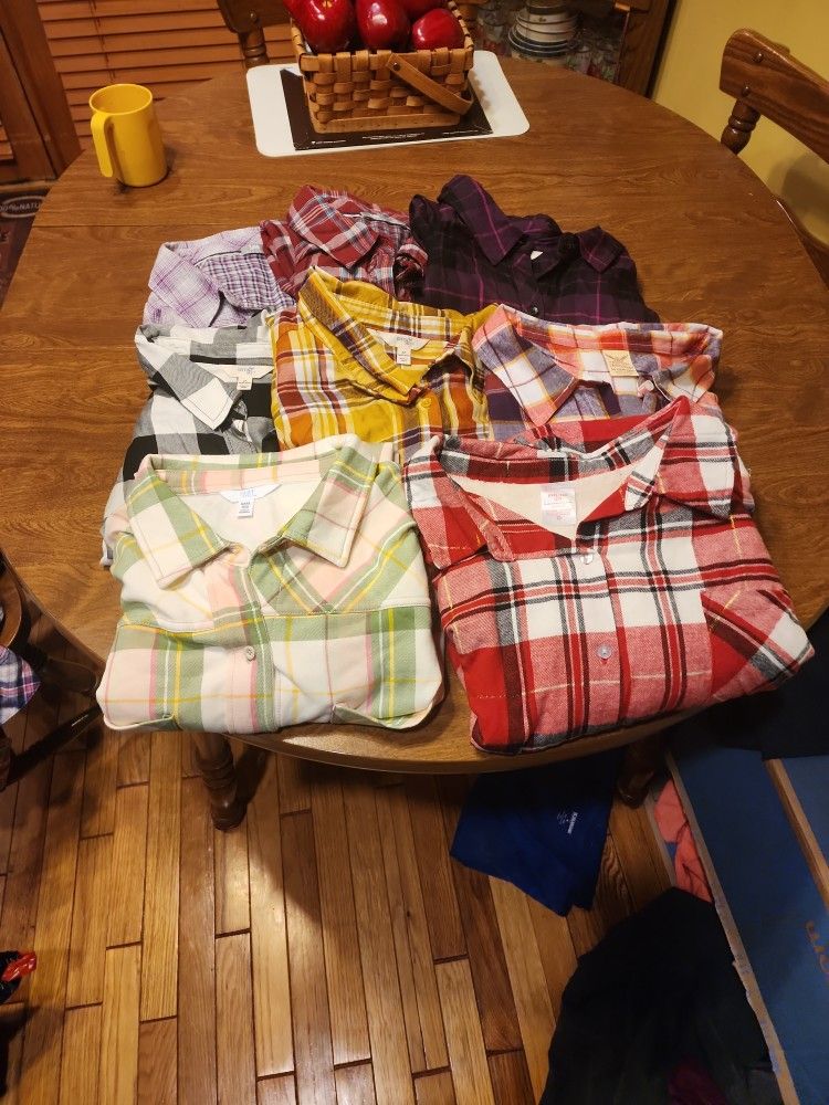 BUNDLE OF PLUS SIZE 3X FLANNEL SHIRTS. MOST NEW WITH TAGS.