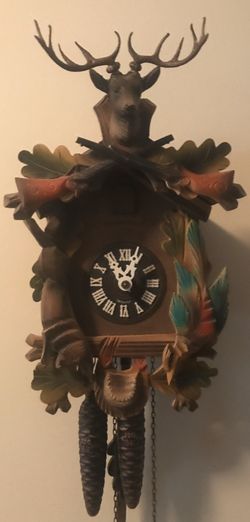 Vintage Germany Hunting Cuckoo Clock Deer Head Rabbit Bird Rifles