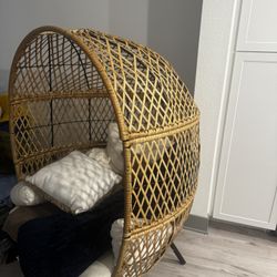 Egg chair