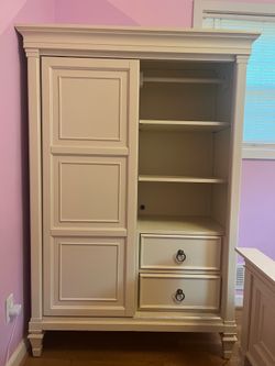 8 DRAWER DRESSER & JEWELRY CABINET MIRROR STAND (USED)