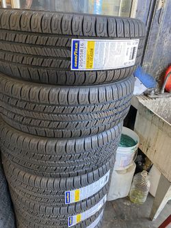 SET GOODYEAR ASSURANCE ALL SEASON 205/55/16 BRAND NEW