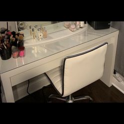 Vanity Table 