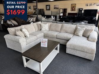 U Shape Sectional. 🚚WE DELIVER🚚