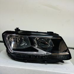 2018,2019,2020,2021 Volkswagen Tiguan Headlight Passenger Rh Oem