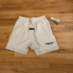 Essentials fear of god shorts white