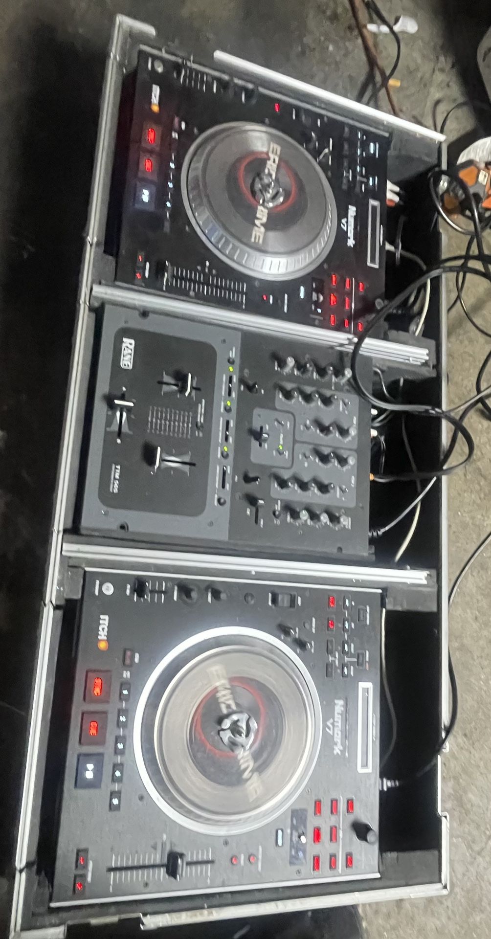 Rane Mixer And Numark Turntables
