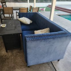 Free Couch 2