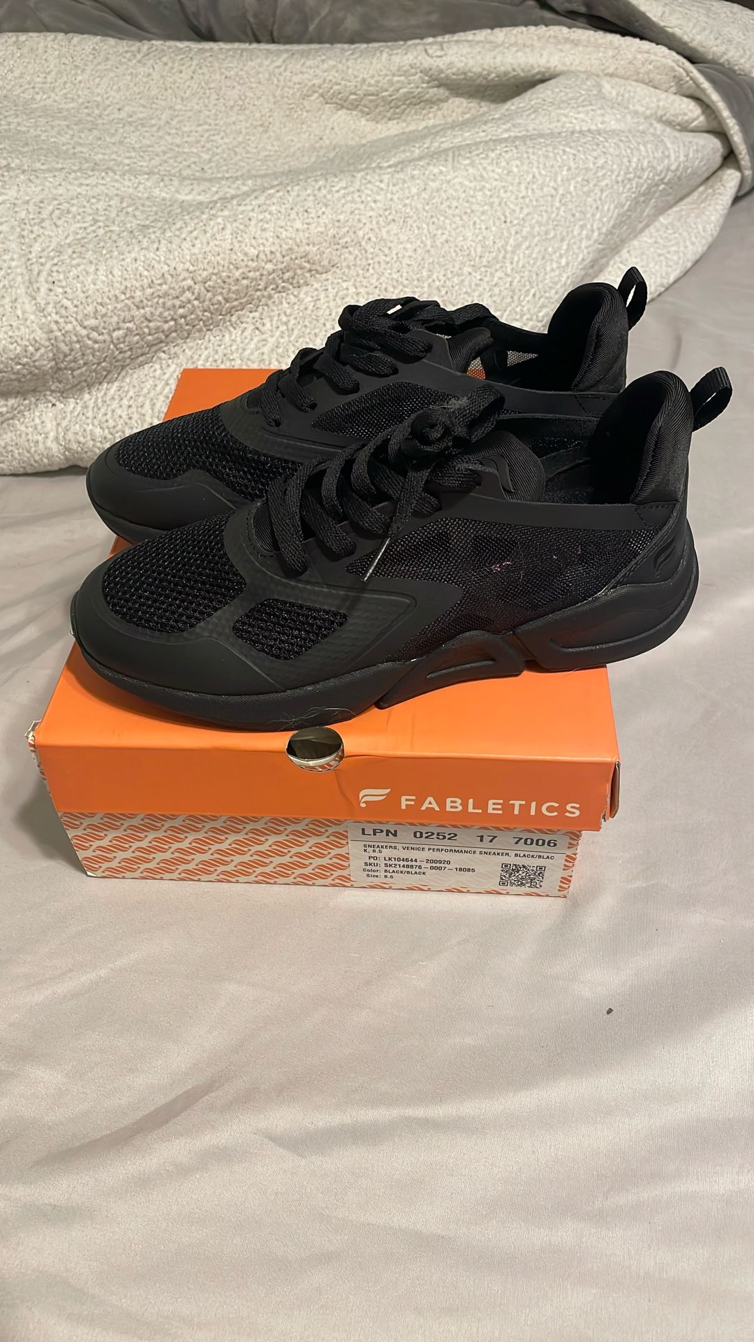 Black womens sneakers size 8.5