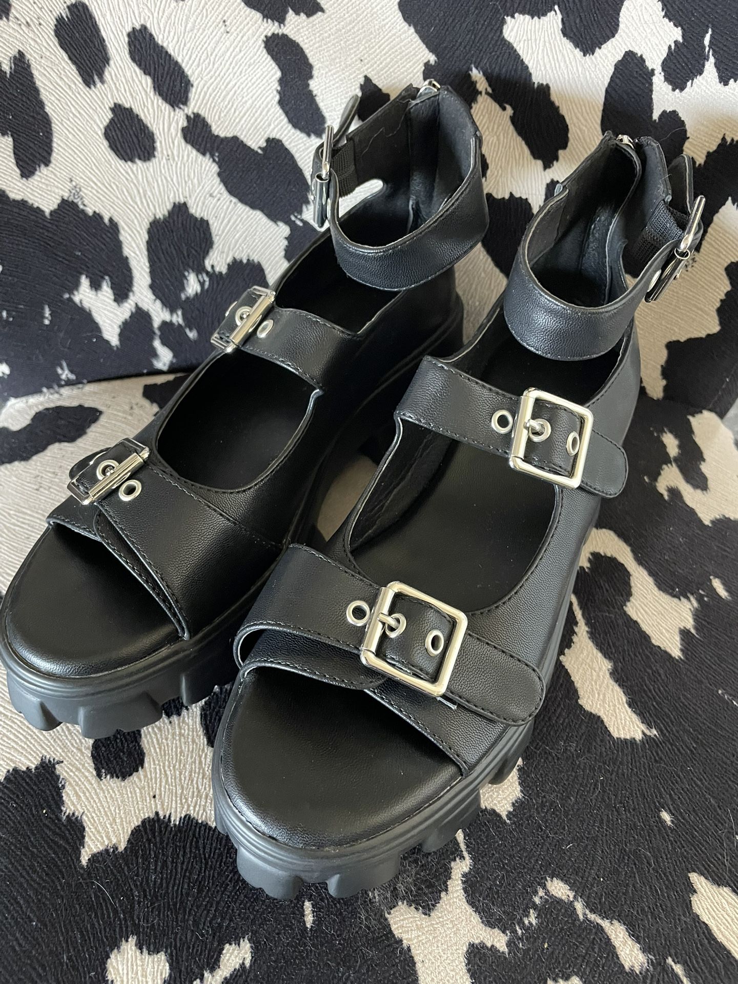 Black Heeled Sandal With Buckled Straps
