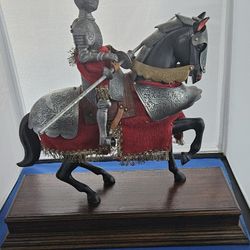 Spanish Knight on a Horse in Suit of Armor Figurine