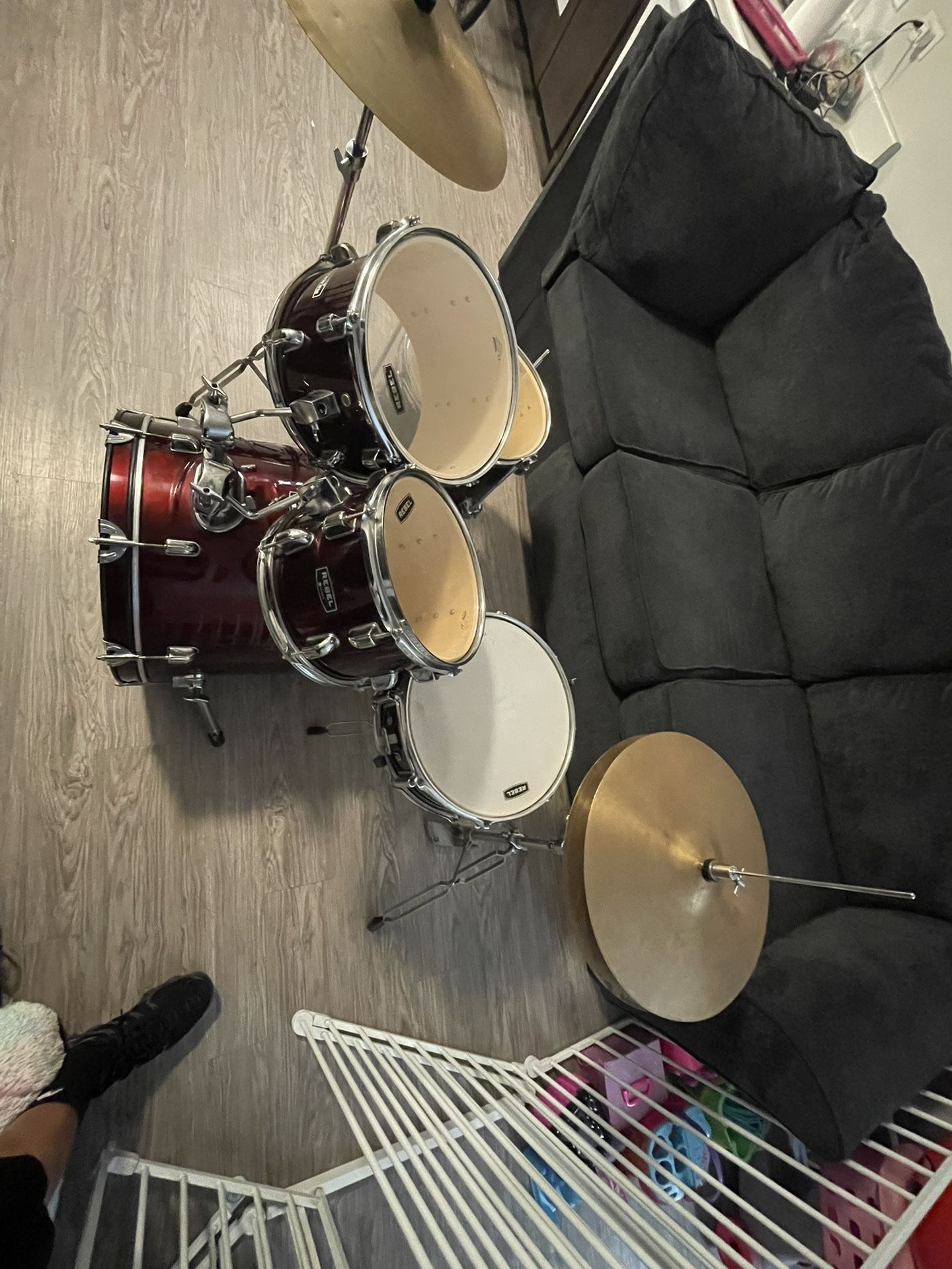 Mapex Rebel 5 Piece Junior Complete Drum Set Via