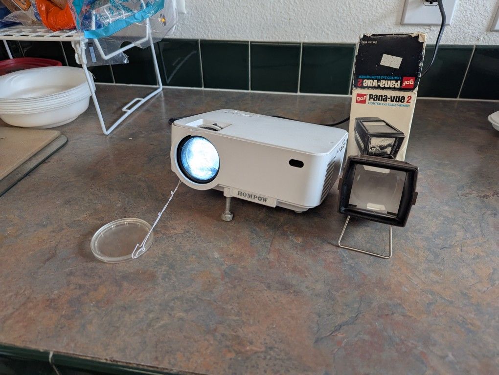 HOMPOW T25 Mini Portable Projector