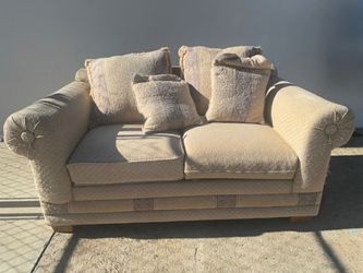 Love seat