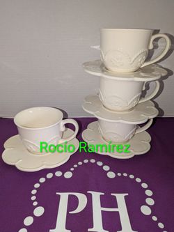 Tasitas para té con platitos