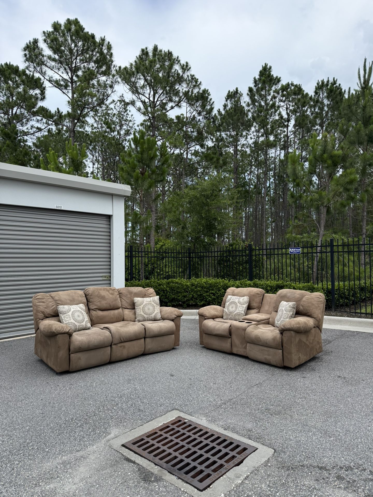 ✨ Light Brown Manual reclining couch and loveseat with storage & cup holders CAN DELIVER FOR A FEE 🚚
