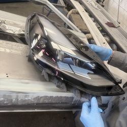 2023 Tesla Model 3 Right Side Headlight 