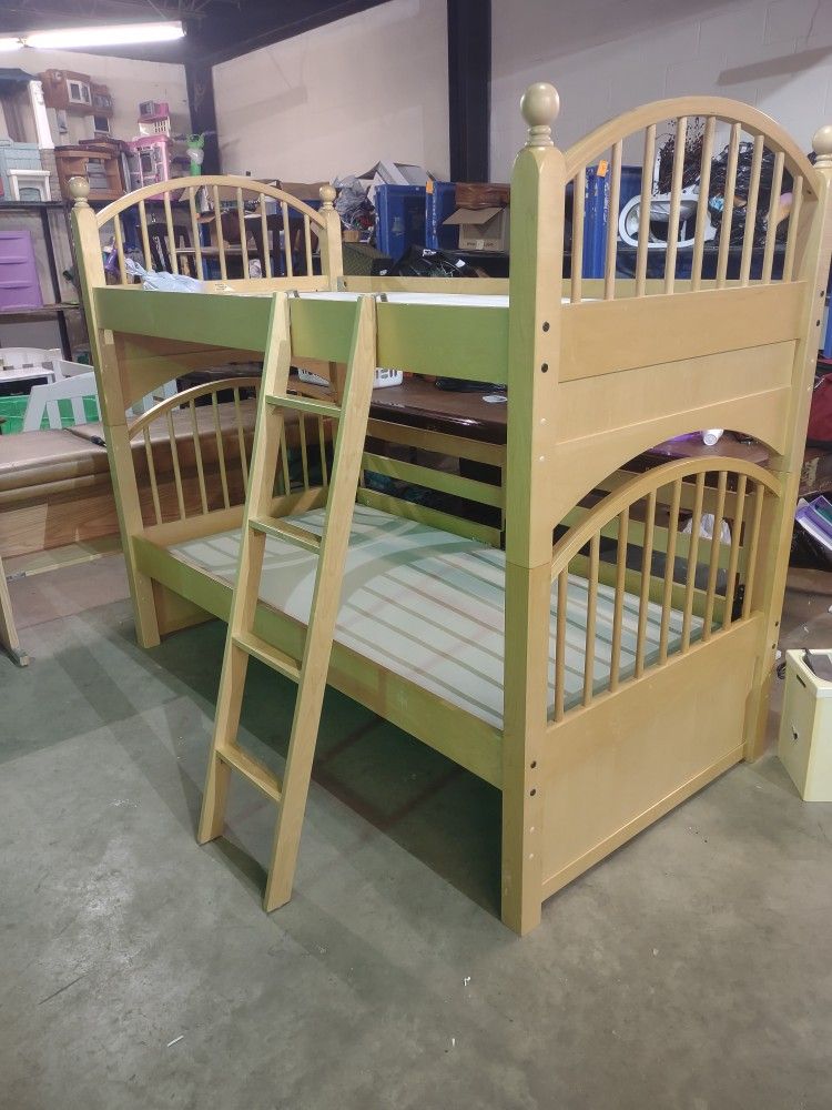 Twin Over Twin Bunk Bed 