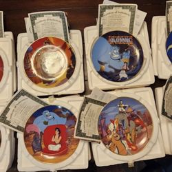  Disney's Aladdin Collector's Plates - Complete set of 8 - Bradford Exchange.