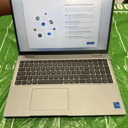 Dell Latitude 5520 Laptop Computer  , 11th Gen intel(R)core i5  16GB  512GB  Working great and ready for new sign in The only thing it nee